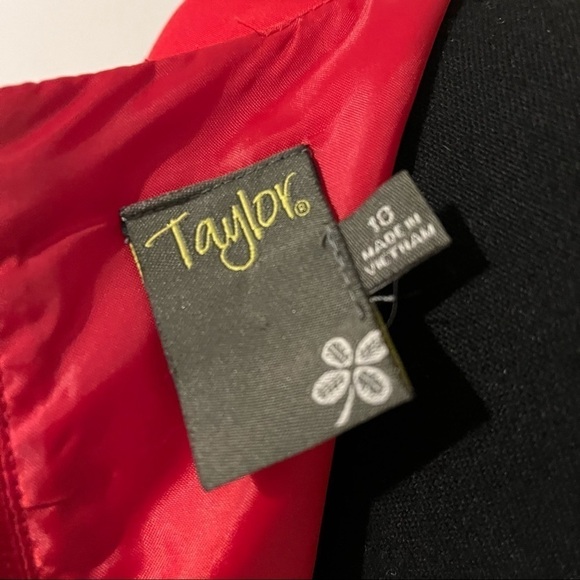Taylor women’s red sleeveless dress with bow accents. Classy Holiday Size 10 - Picture 6 of 9